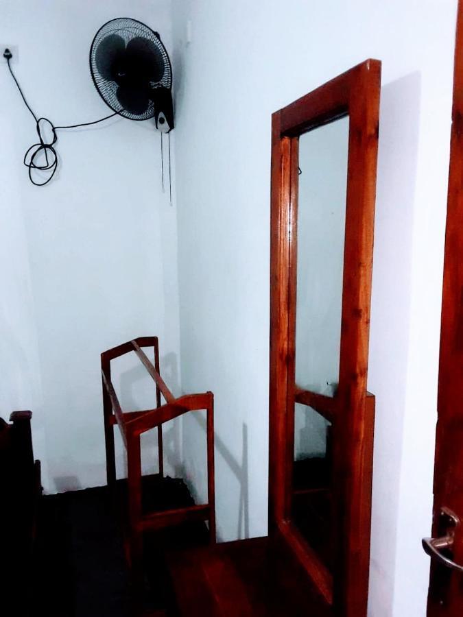 Black And White Kandy Guest House 02 Deiyannewela Exterior foto